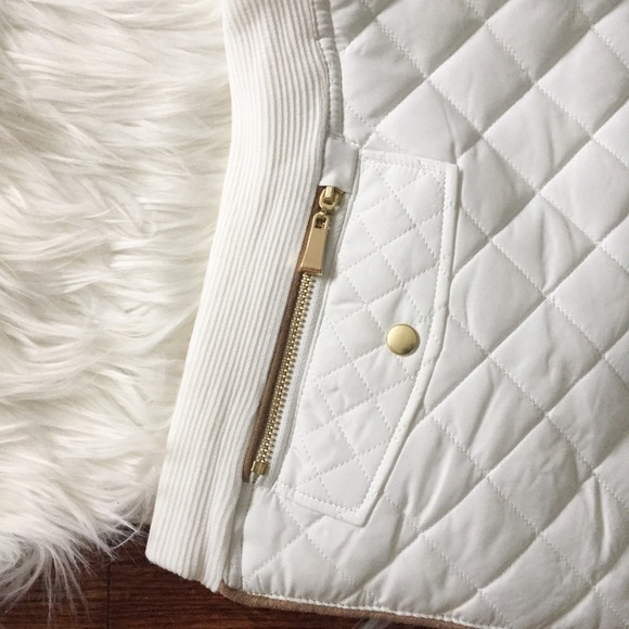 ❗️LAST❗️Cream Quilted Vest - Picture 4 of 5